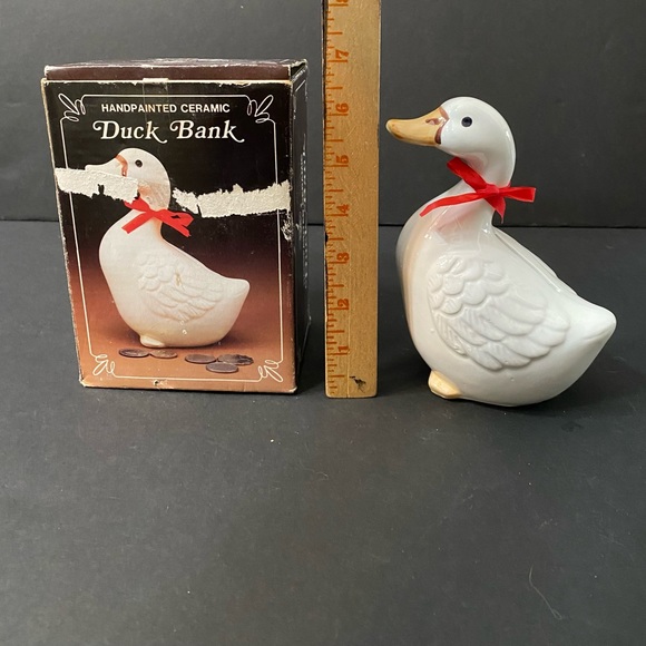 Vintage Christmas White Dunk Bank Hand Painted Ceramic Brand new in box - Picture 2 of 11
